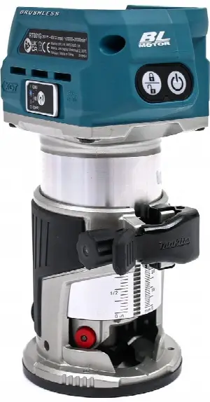 Makita RT001GZ17