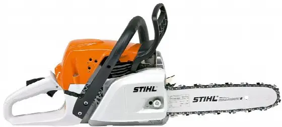 Benzínová reťazová píla Stihl MS 231 v oranžovo bielom prevedení s vodiacou lištou